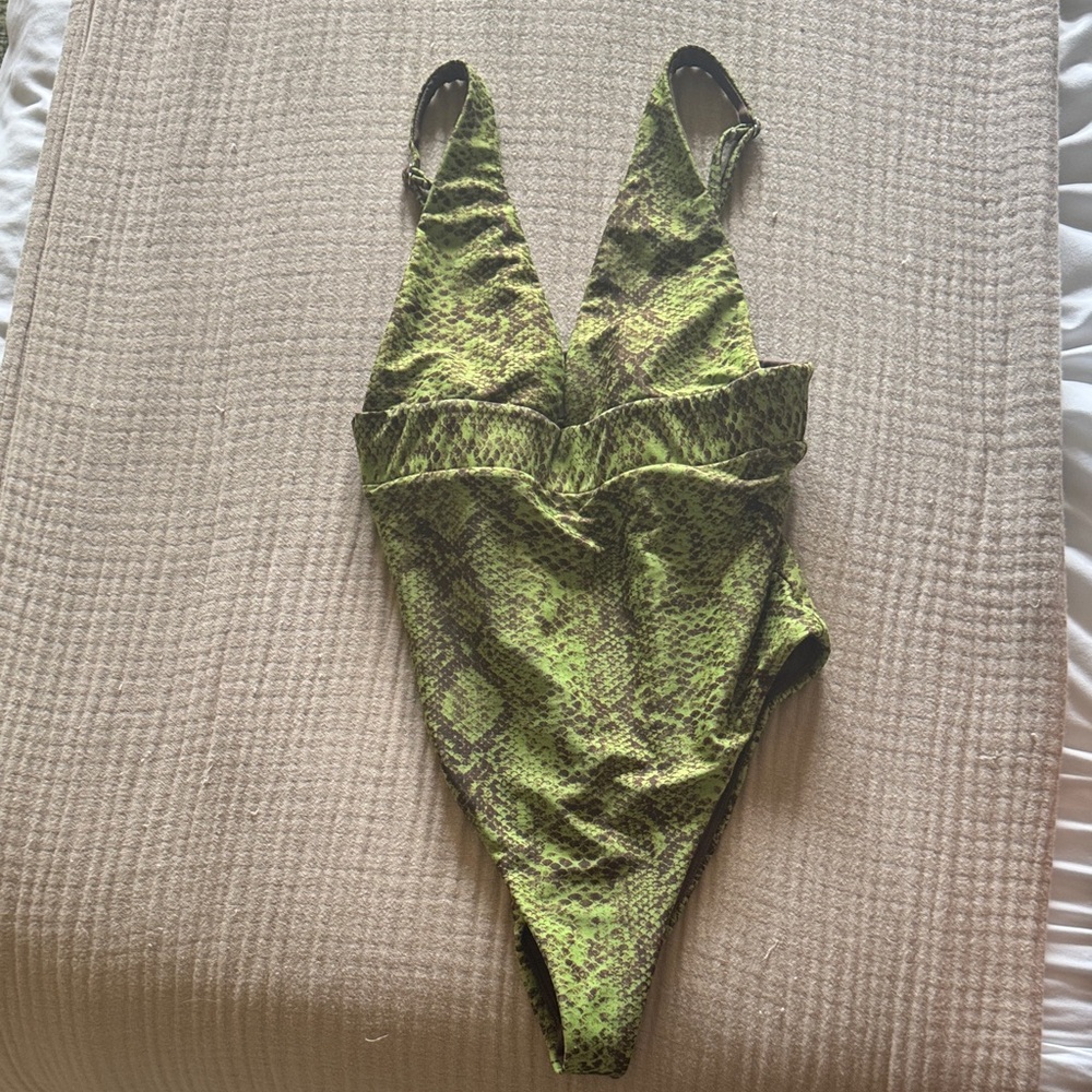 House of Harlow 1960 Green Snake Print One Piece
